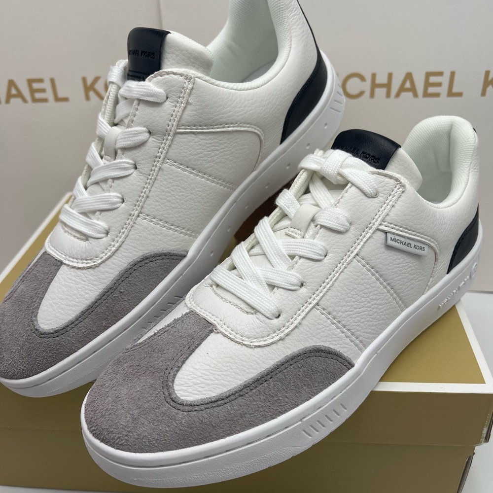 MICHAEL KORS Kai Mixed-Media Sneaker
Kai White
Cream and Gray Casual Sneakers - Picture 14 of 16
